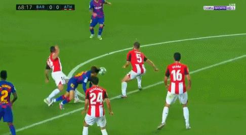 巴萨梅西被犯规全队出头,巴萨回应梅西被犯规