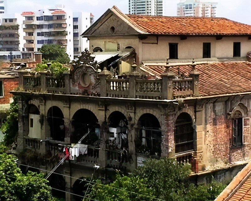 请挽着我的衣袖，和我到漳州的青年路走一走