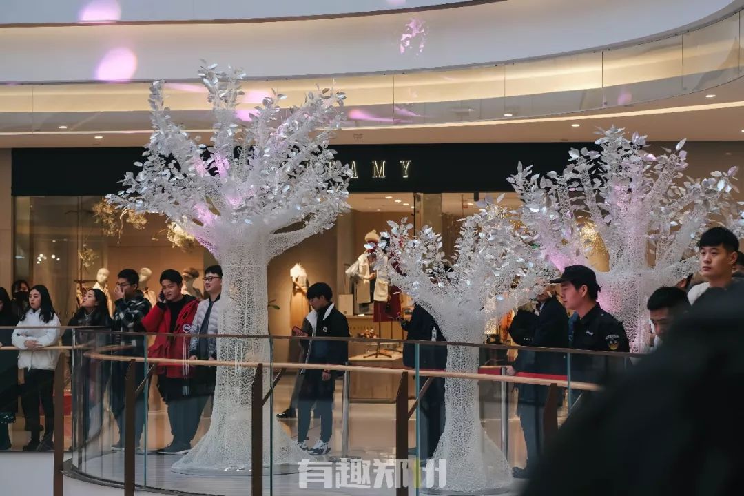 郑州建业凯旋广场开业的第一个周末，亲测：到底好不好逛