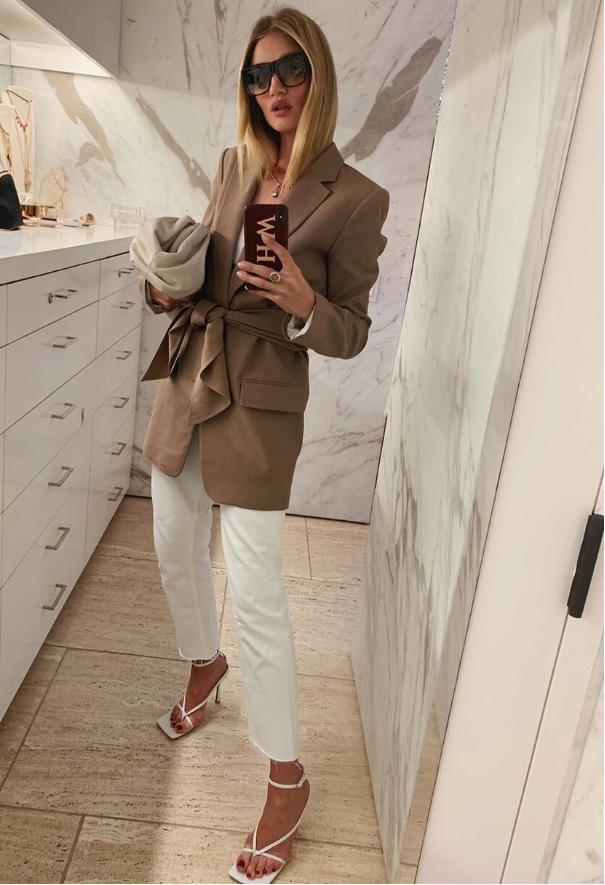 早秋衣服不用买太多,早秋衣服怎么穿黑白