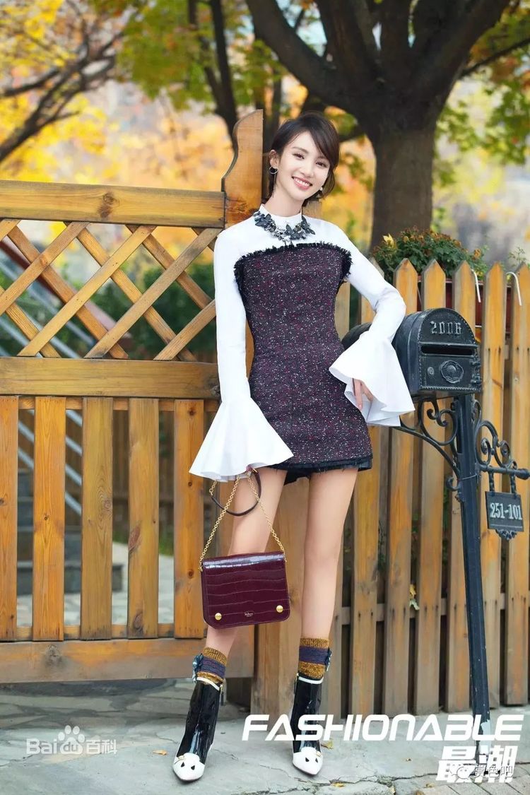 金晨的唯美甜美的写真,眼睛深邃的女星金晨