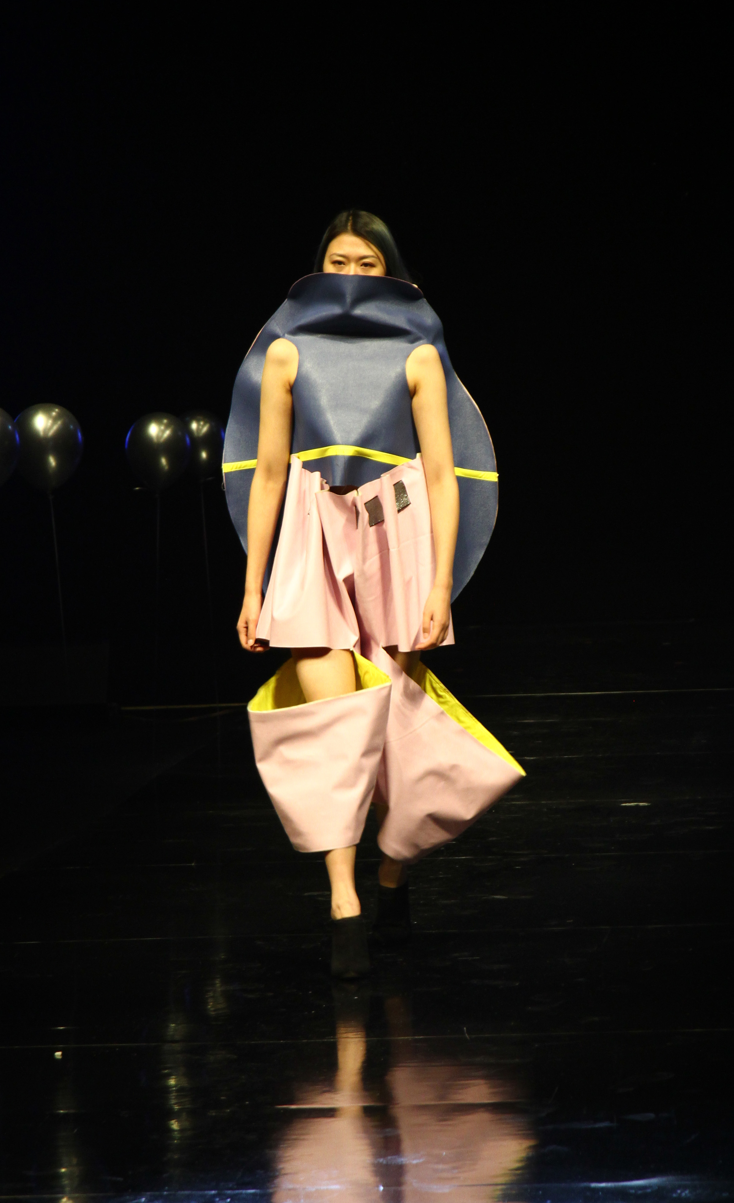 以“秀”展“料”用创意点亮时尚