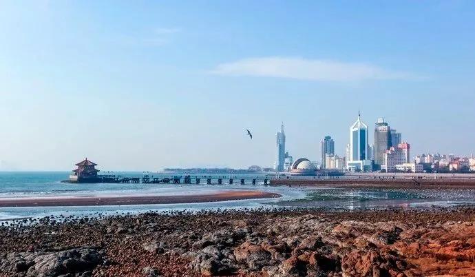 青岛是一座非常值得参观的城市,青岛不是一线城市吗