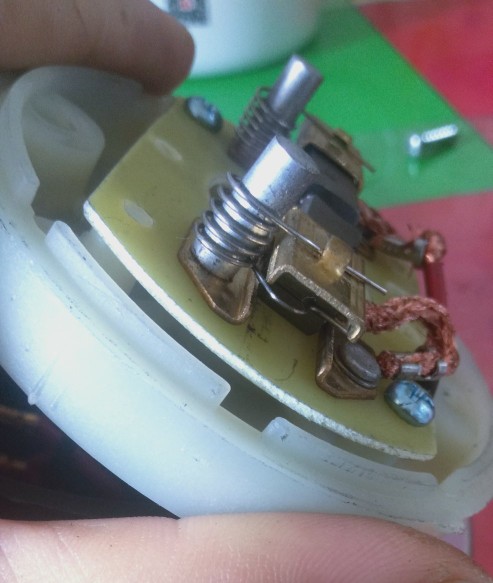 12v电瓶可带多少瓦的抽油泵,电动抽油泵12v怎么连接电瓶