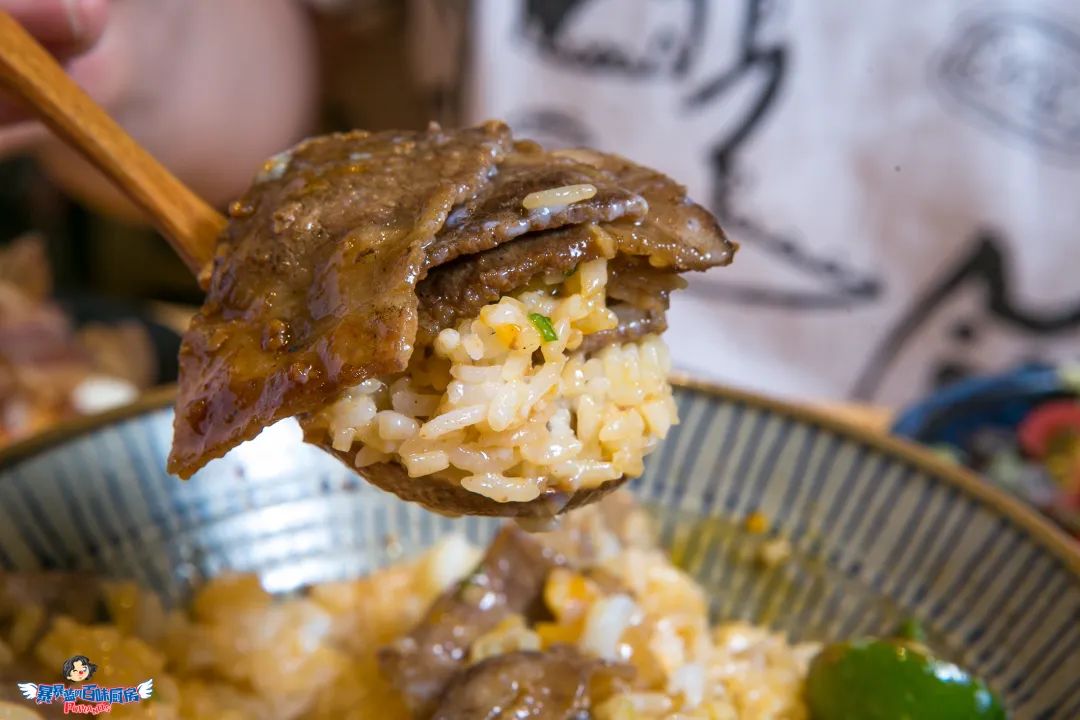 这家网黄店又有新瓜啦！迁址？出新？送猪排？实锤了