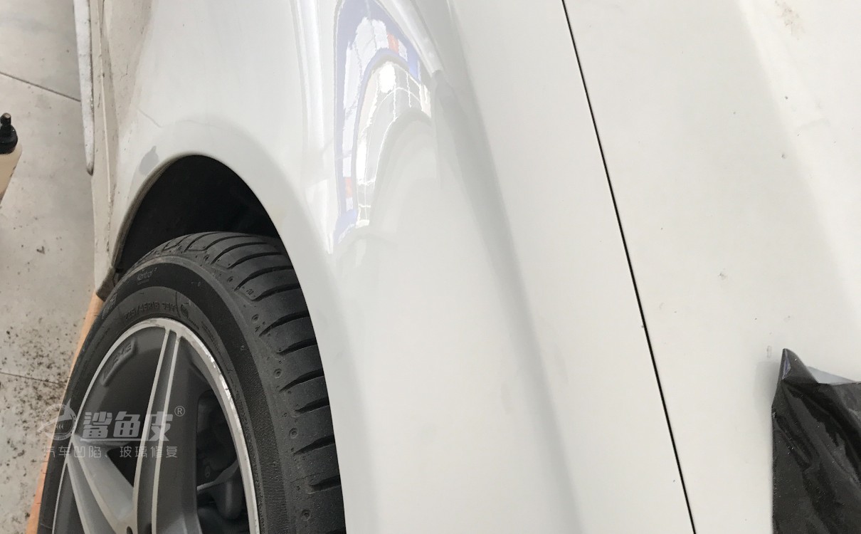 新车被撞凹了怎么办？这个方法可以不喷漆完美复原
