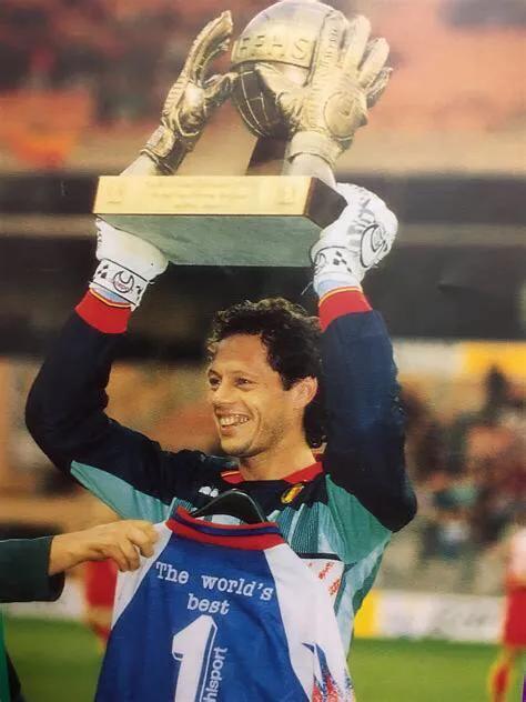 布冯当选iffhs评选的历史最佳门将,iffhs年度最佳门将候选