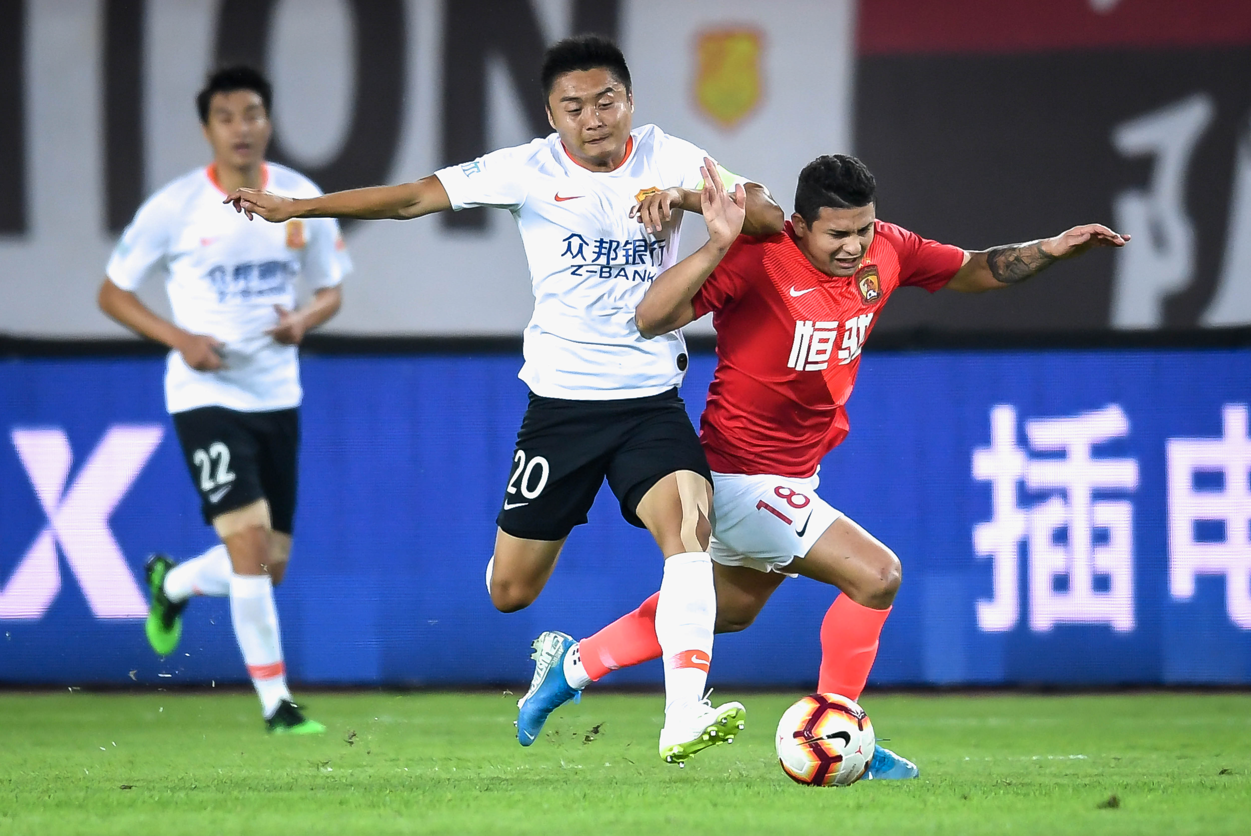 卓尔打山东鲁能泰山点球回放,卓尔有可能再赢黄海吗