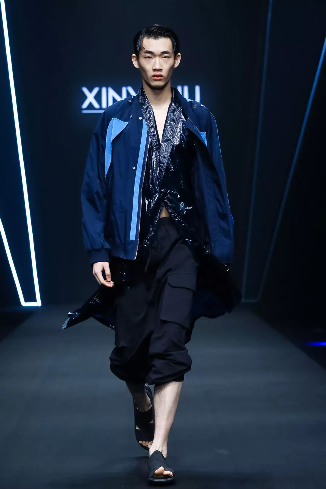 星光大赏王一博肖战粉丝battle,肖战看吴世勋和王一博battle