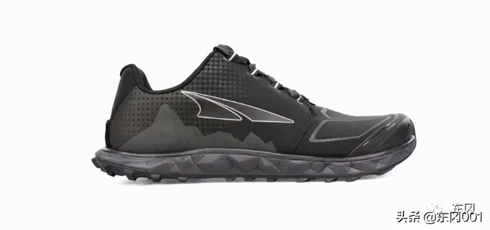 2023新款男士户外越野跑鞋,2022年男款跑步鞋推荐