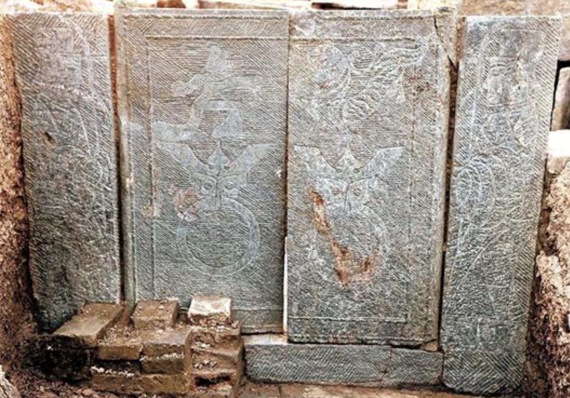 古代实木大门对比现代防盗门,汉代防盗门图片