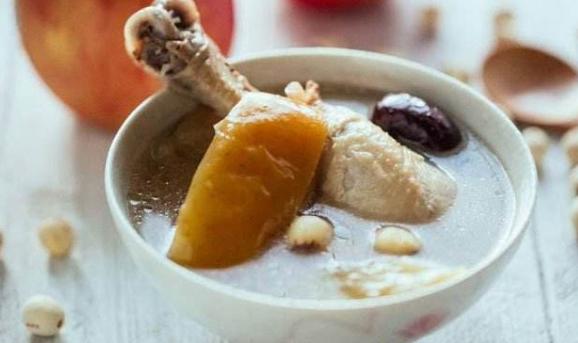 坐月子能不能洗头洗澡头发好痒,坐月子能不能洗头吹风