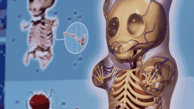 他肢解卡通人物,不但没毁童年,还倍受追捧