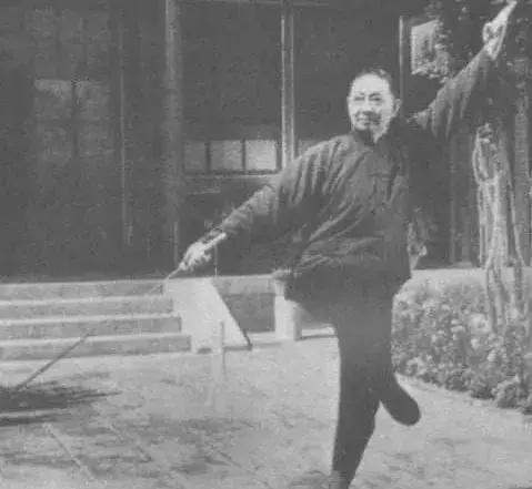 梅兰芳如何练嗓,梅兰芳保持嗓音的方法