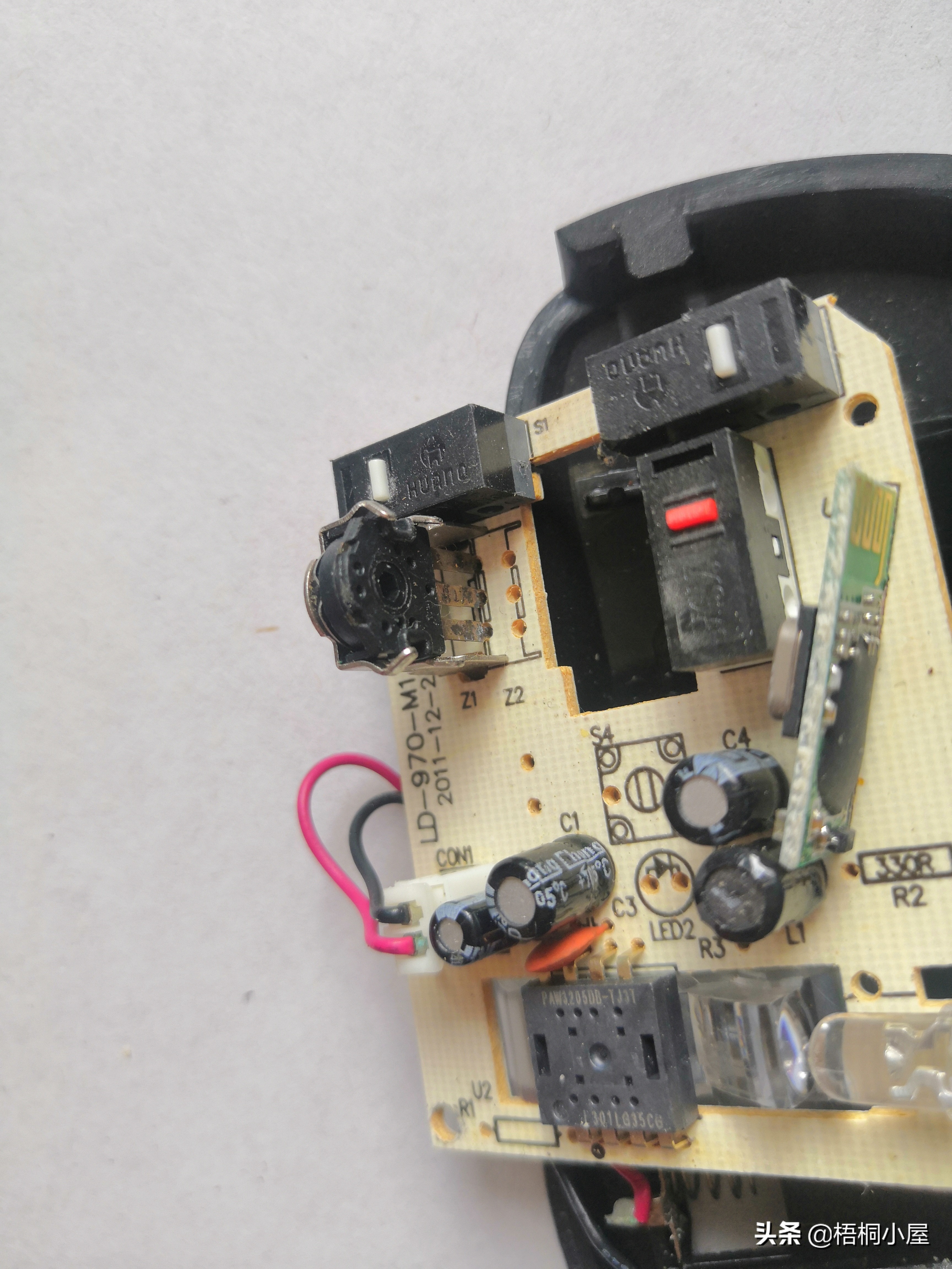 电脑鼠标滚轮上下乱跳分析,教你动手修鼠标,恢复电脑操作顺畅