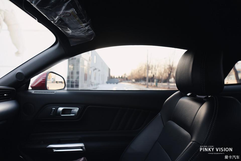 野马mustang宝石红,mustang提车真实评价