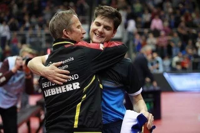 对抗6代国乒,3夺世界第一,他是不老传奇波尔