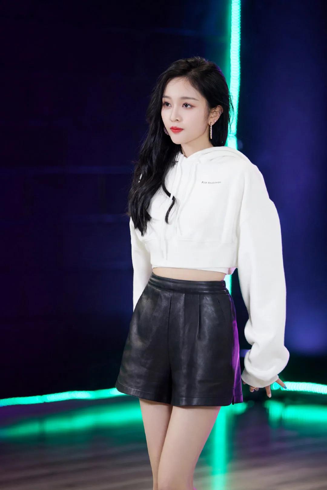 入秋必备的卫衣,入秋必备10款卫衣