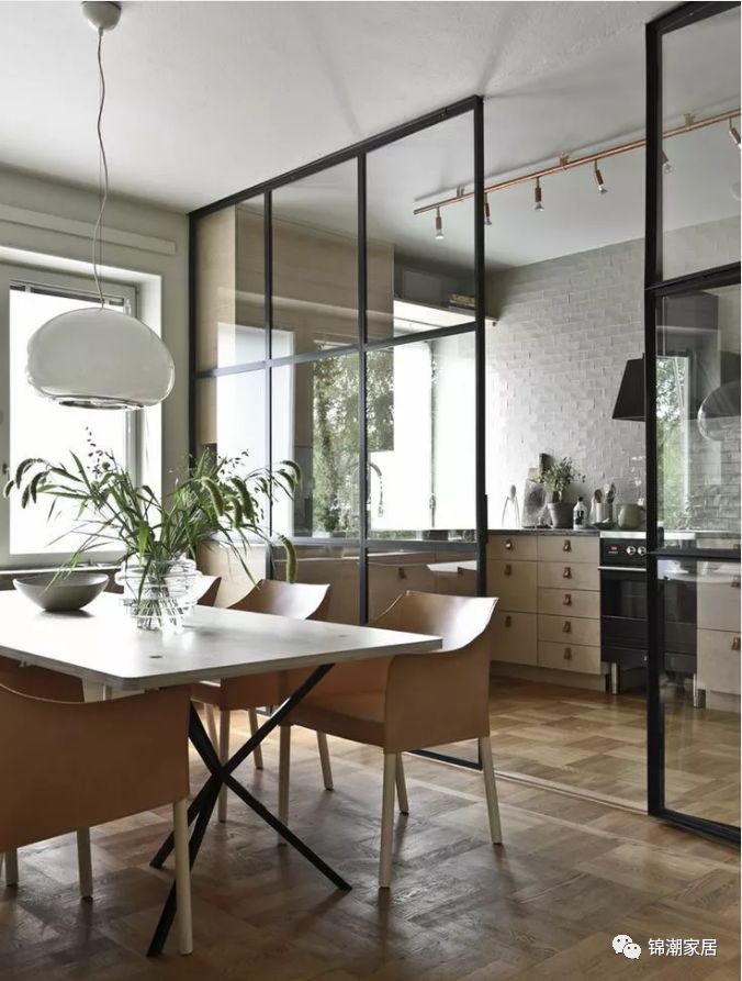 铝合金门窗厂如何在门窗市场中占据有利地位?