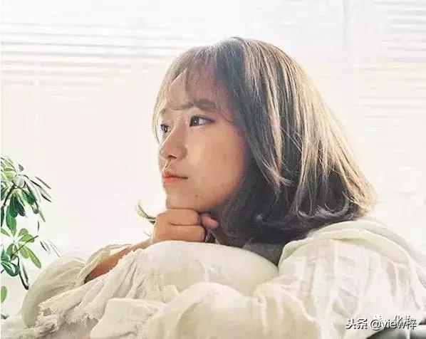 发型太塌发际线高怎么办,发型发际线高