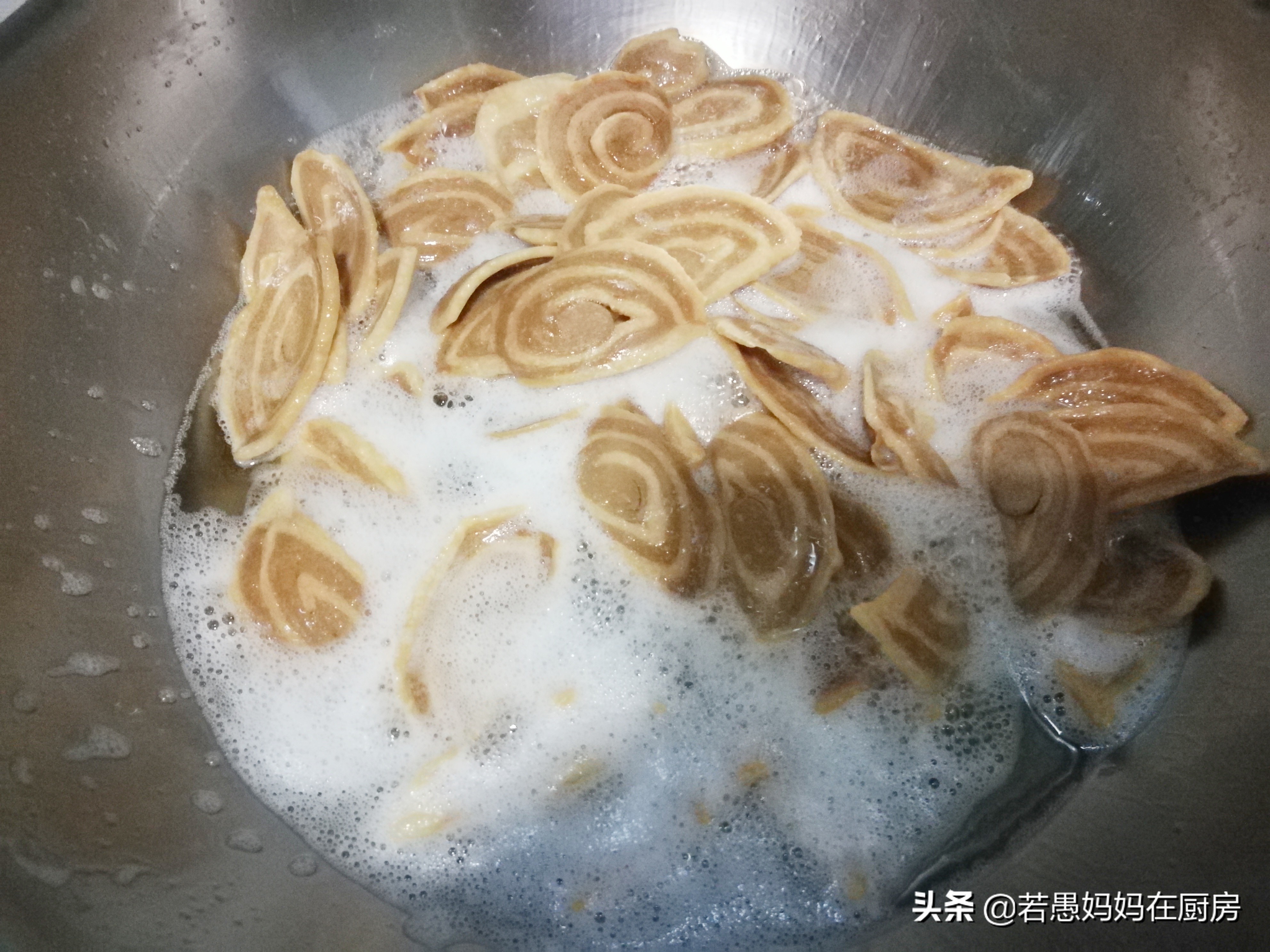 猫耳朵做好了为什么很硬,猫耳朵为啥做出来这么厚