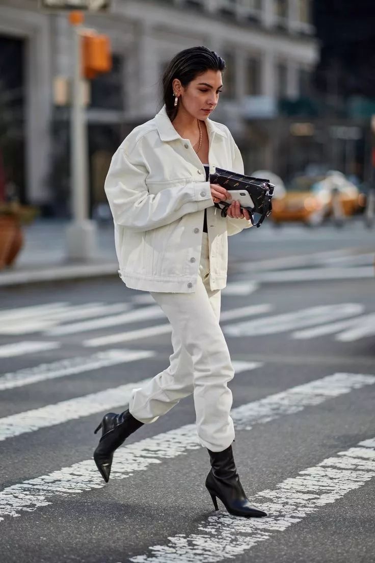 收起你的过膝靴，太拖沓！今年流行这3种短靴，时尚百搭又舒适