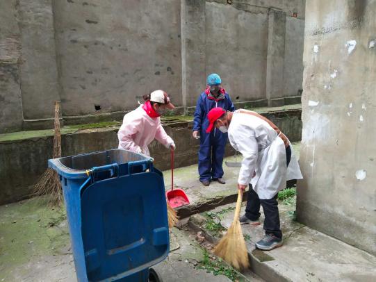 援鄂医疗队小姐姐拥抱铁骑,援鄂医疗队小姐姐表白警察