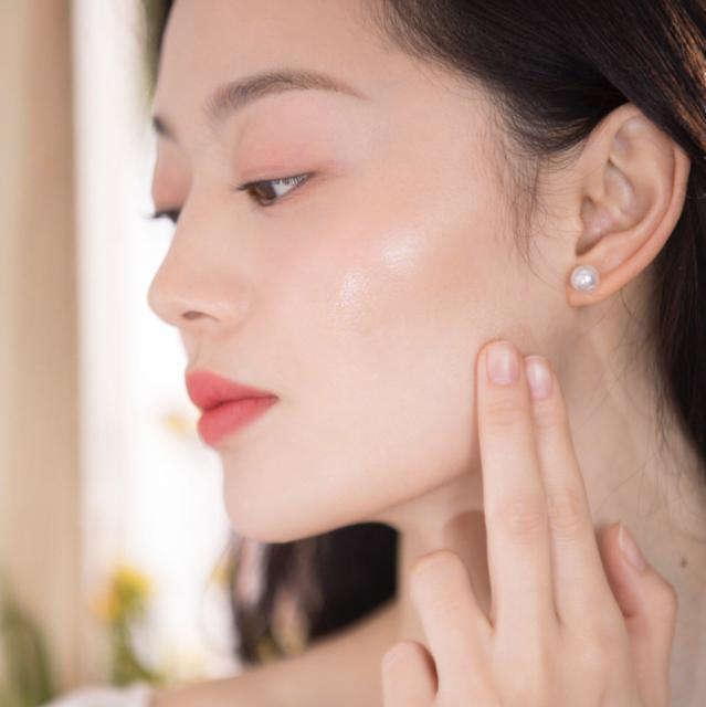 如何收缩脸部毛孔粗大的方法,脸毛孔粗大收缩毛孔最有效的方法