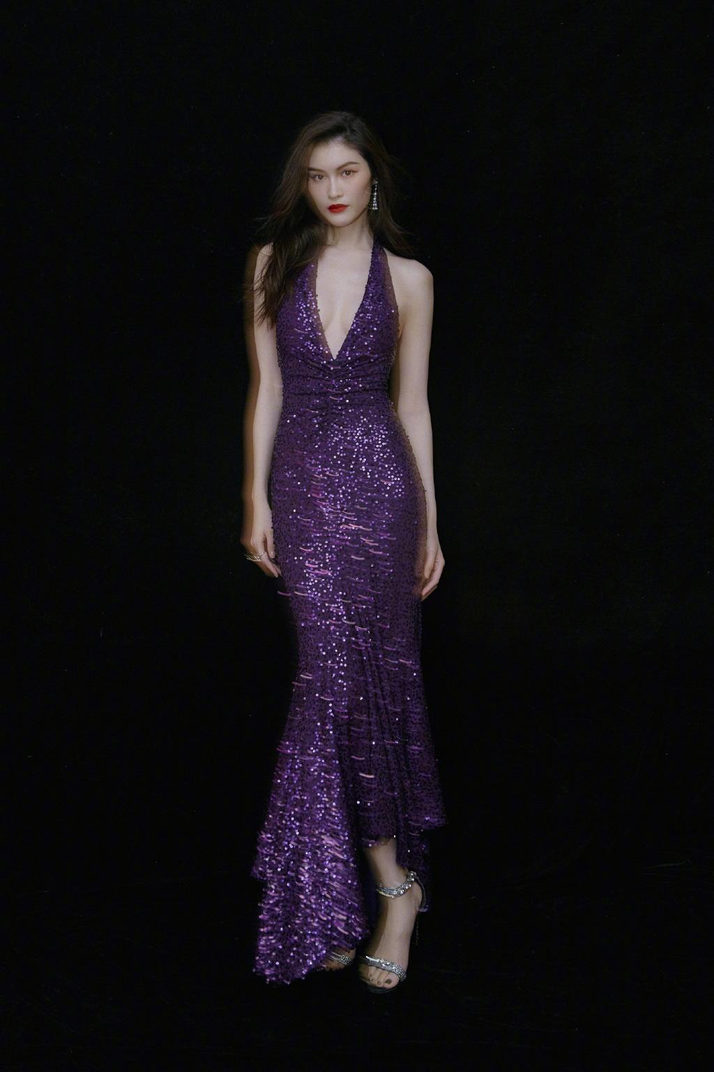 何穗维密内衣蕾丝款,何穗黑色蕾丝装