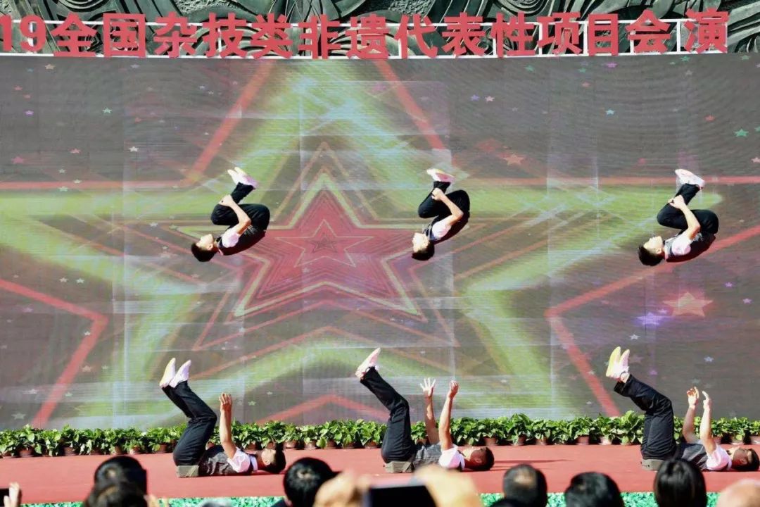 吴桥杂技非遗表演团队,吴桥杂技艺术节每几年举办一次