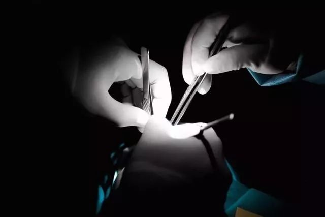 “医美贷”阴影：割完双眼皮，她去夜店陪睡还债