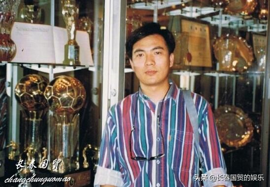 52岁黄健翔近照曝光，昔日央视名嘴如今变这样了