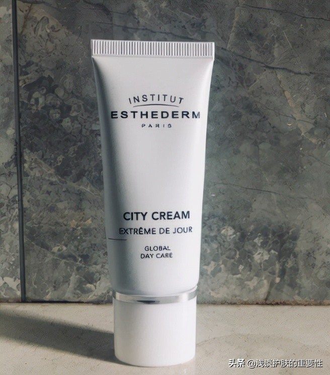 冬季怎样用精华油保湿皮肤,秋冬季节用精华油的好处