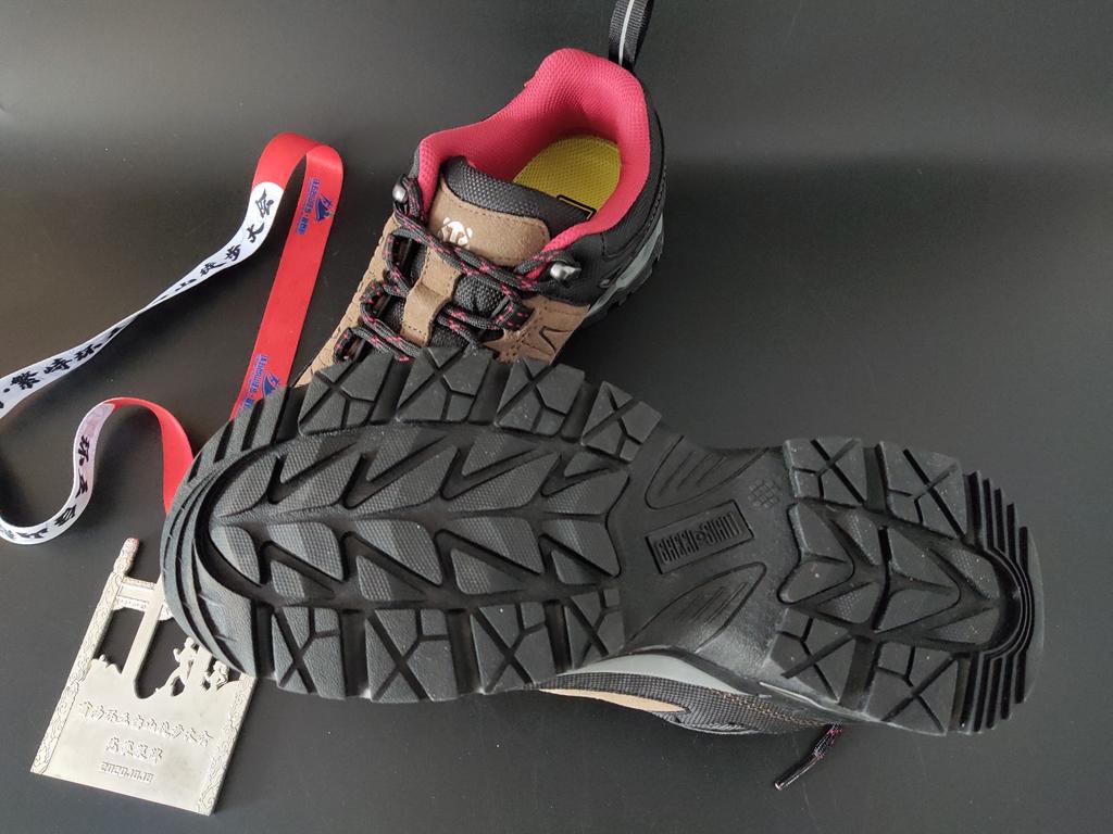 图途绿巨人鞋,轻便且防水的5款大牌男士登山鞋