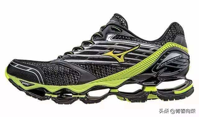 入门级缓震跑鞋推荐,新手跑鞋推荐缓震耐克