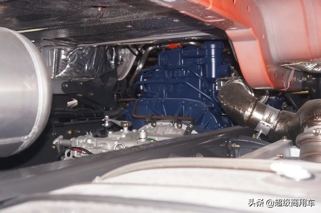 柳汽乘龙t5与龙卡,乘龙t5牵引车最新款