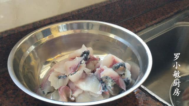 草鱼最好吃的做法最简单的,草鱼最好吃最简单的做法