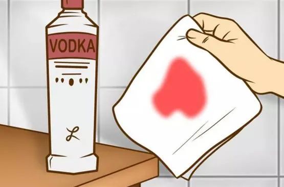 白墙红酒印渍怎么去除,去除红酒渍小妙招用白葡萄酒