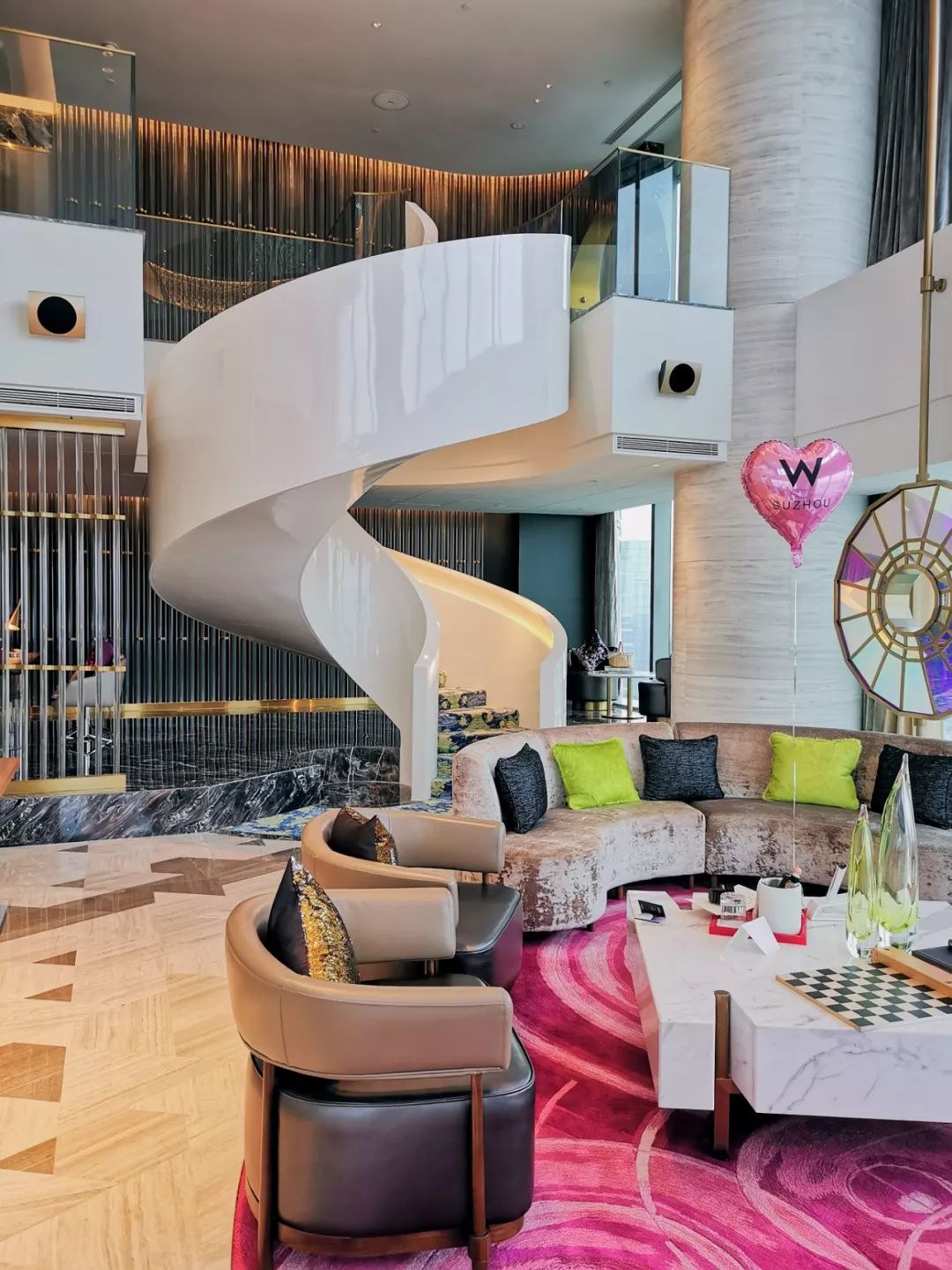 18万一个晚上的酒店什么样,1000多一晚的酒店有什么