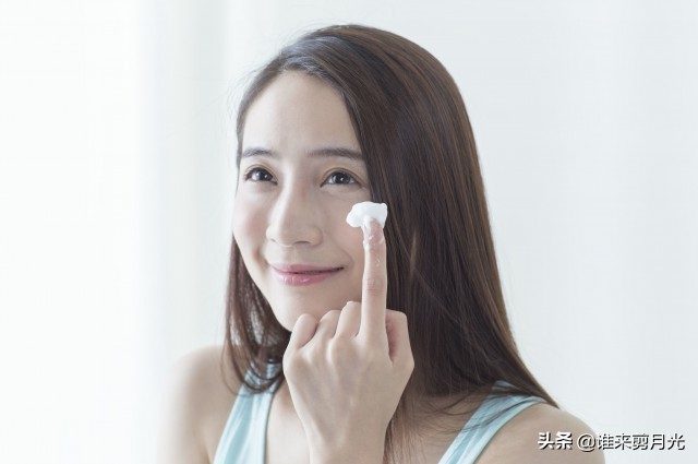 洗面奶的正确使用方法抖音视频,洗面奶一天用几次