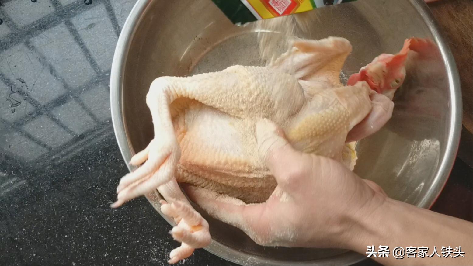 客家正宗盐焗鸡做法,正宗客家盐焗鸡的做法步骤