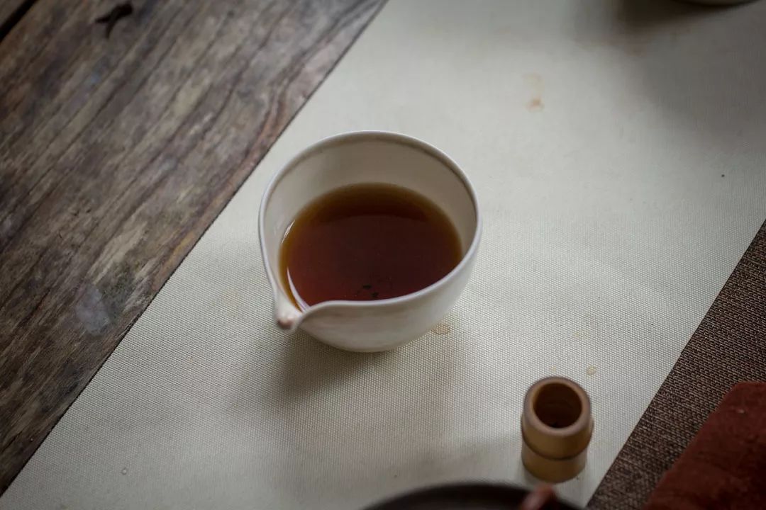 2018年中茶大红印生茶口感,中茶2013的2019年茶出厂有陈化吗