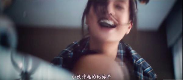 港囧赵薇吻戏片段,港囧赵薇倒立片段视频