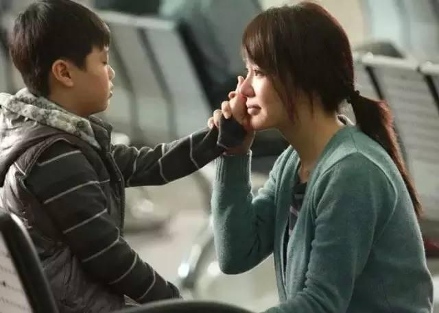 从小爱哭的孩子长大能有出息吗,孩子越长大越爱哭怎么回事