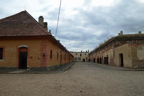 榄旈浣滃潑,榄旈浣滃潑灏忚