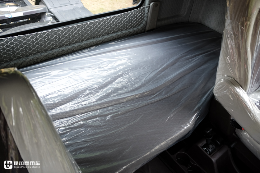 30万左右的卡车,30万国六牵引车