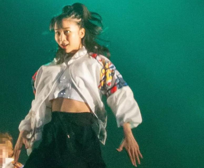 她是日本最美公主，眼睛像极了纪子妃，比下嫁凤凰男的姐姐精明