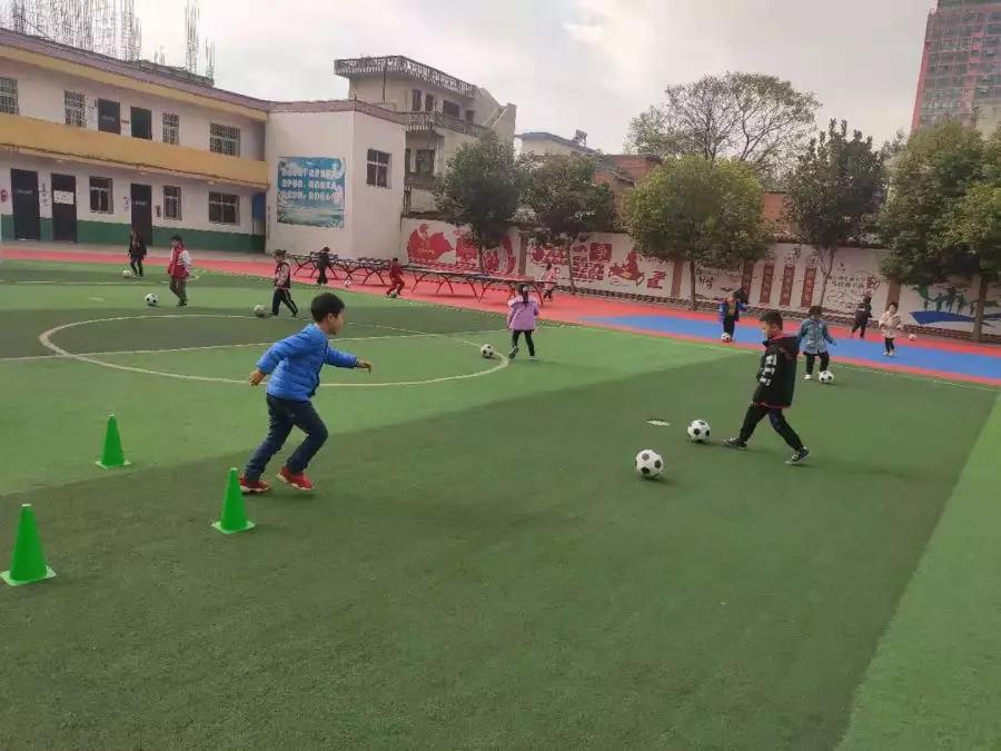 幸福小学举行校园足球联赛,邓州市校园足球比赛