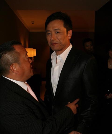 苗侨伟无线五虎互相帮助,五虎苗侨伟三哥