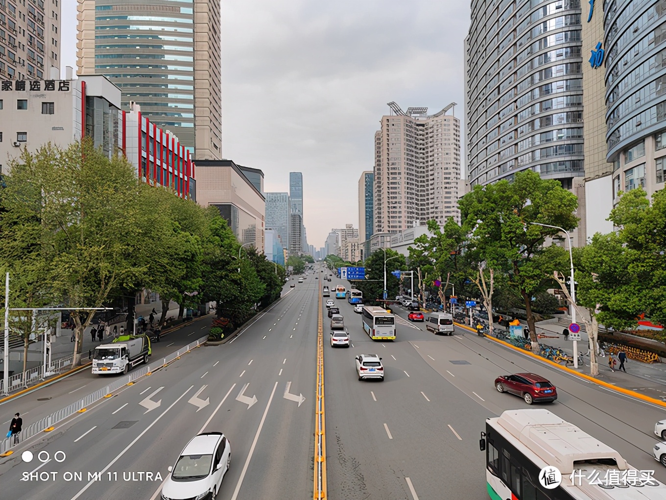 小米11ultra至尊版深度测评最新,感受一下小米11ultra的压迫感